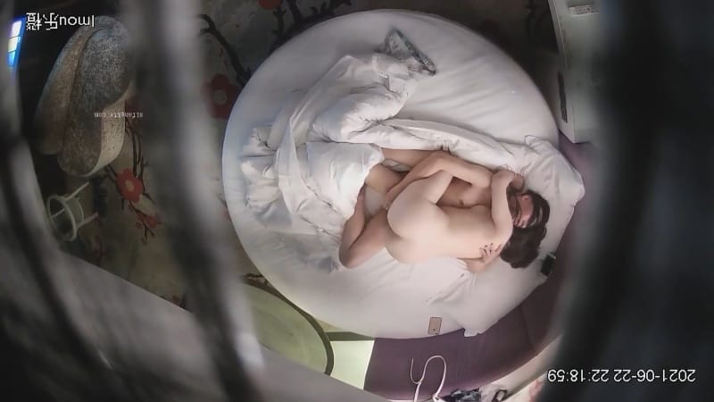 Hotel偷拍系列乐橙摄像头偷拍旗袍御姐上帝视角最完美的角度偷拍做爱3V/3.4G