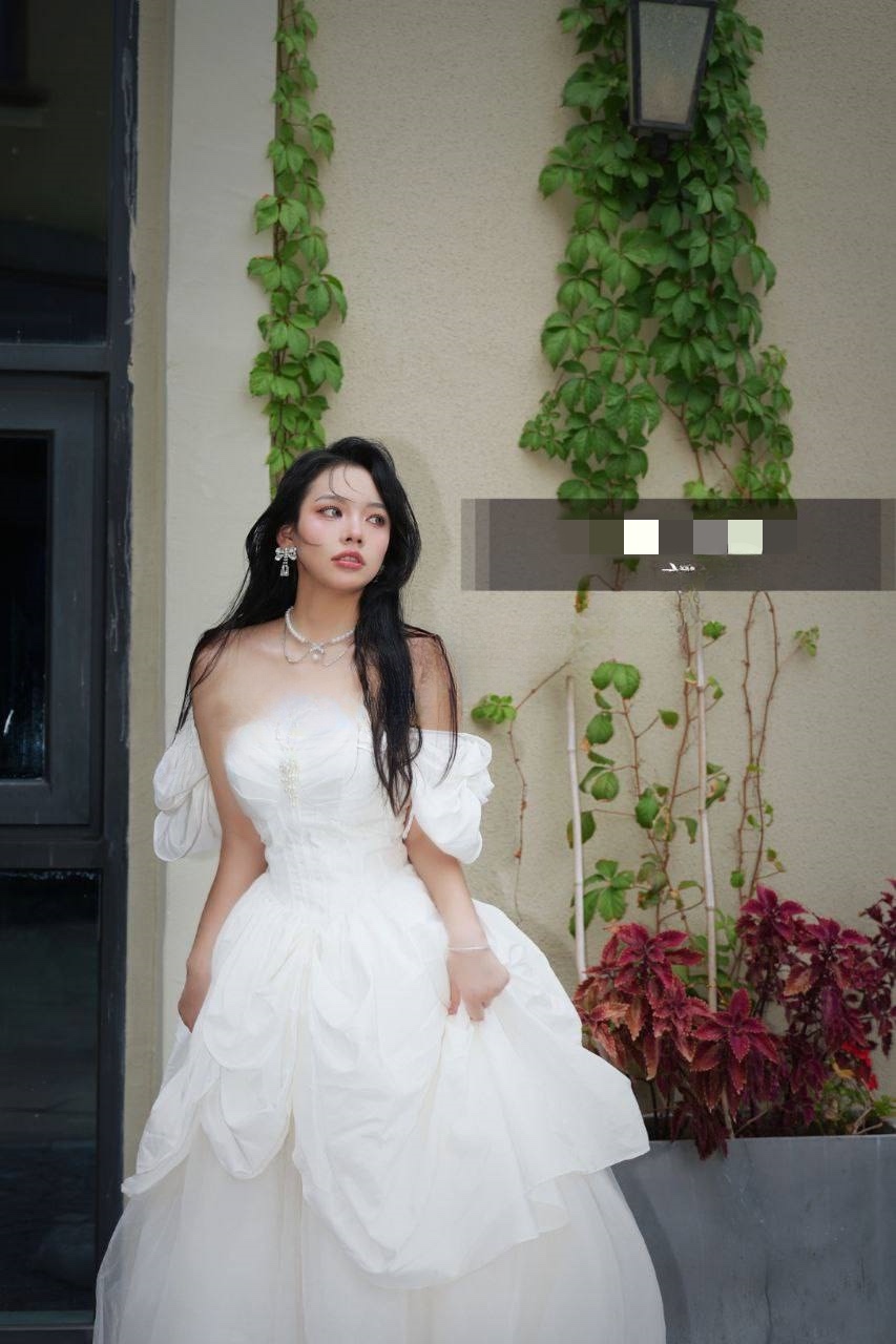 反差母狗六花高价付费福利14.17G