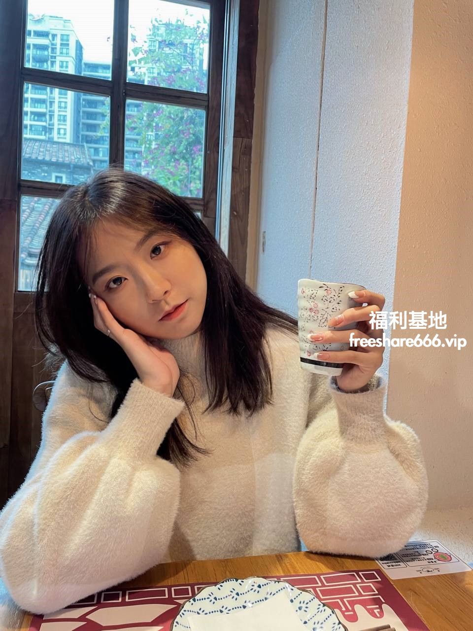 白金泄密：艺术学院时尚女大和男友性爱流出3P/3V/449M